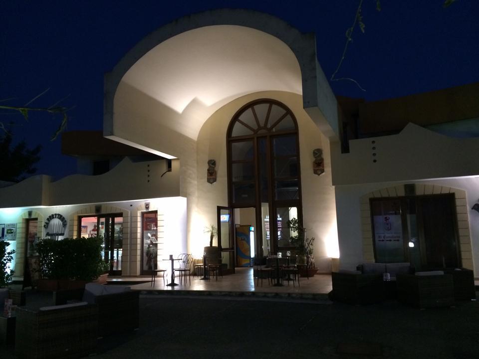 Hotel Il Cavaliere Сарно Екстериор снимка