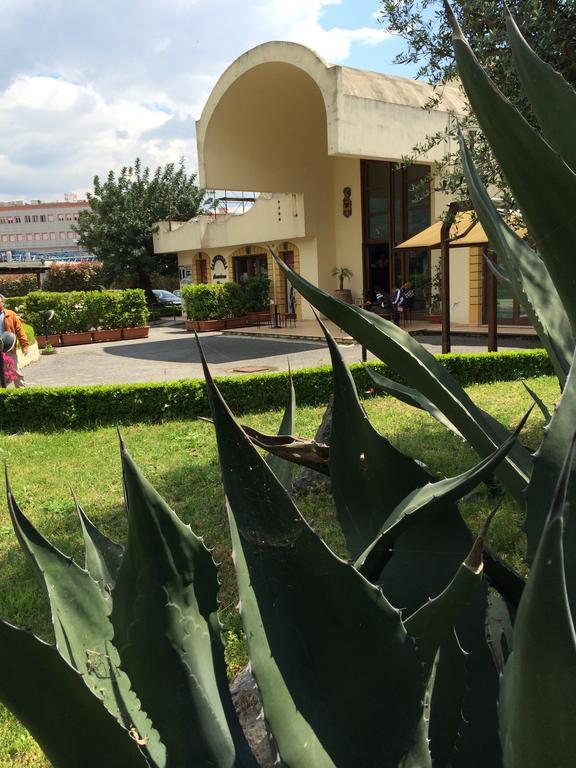 Hotel Il Cavaliere Сарно Екстериор снимка