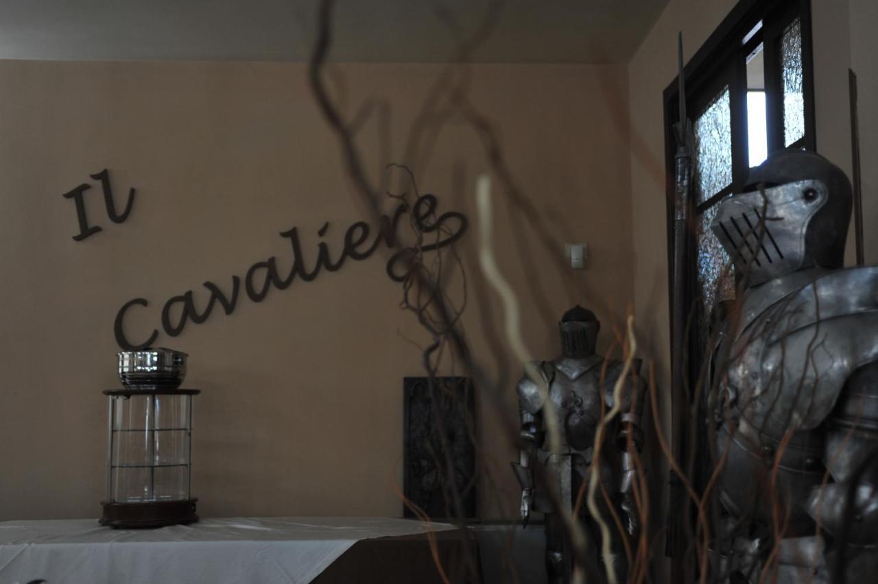 Hotel Il Cavaliere Сарно Екстериор снимка